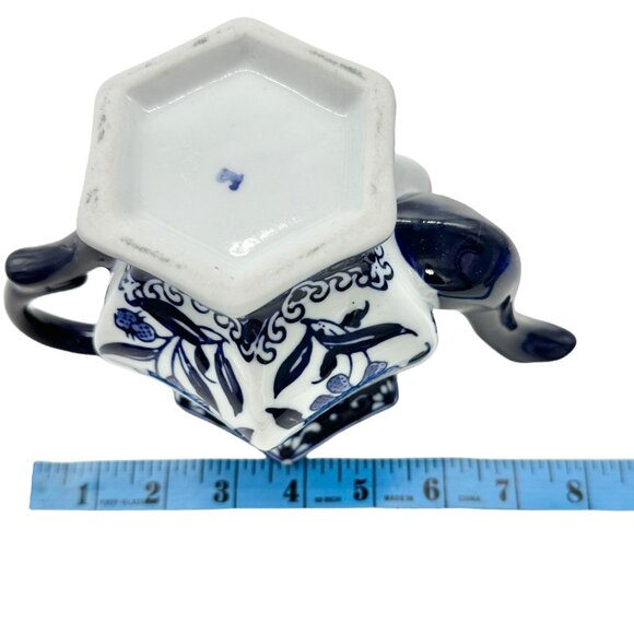 Vintage Inspired Hexagonal Ceramic Teapot With Lid Blue White Floral Design - Picture 9 of 10